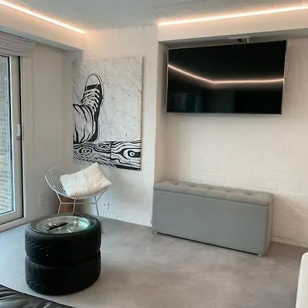 Park Loft @ With Private Apartment Brügge